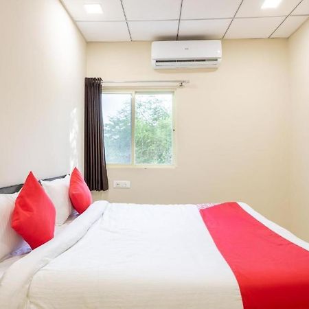 印多尔 Jagtara Residency酒店 外观 照片