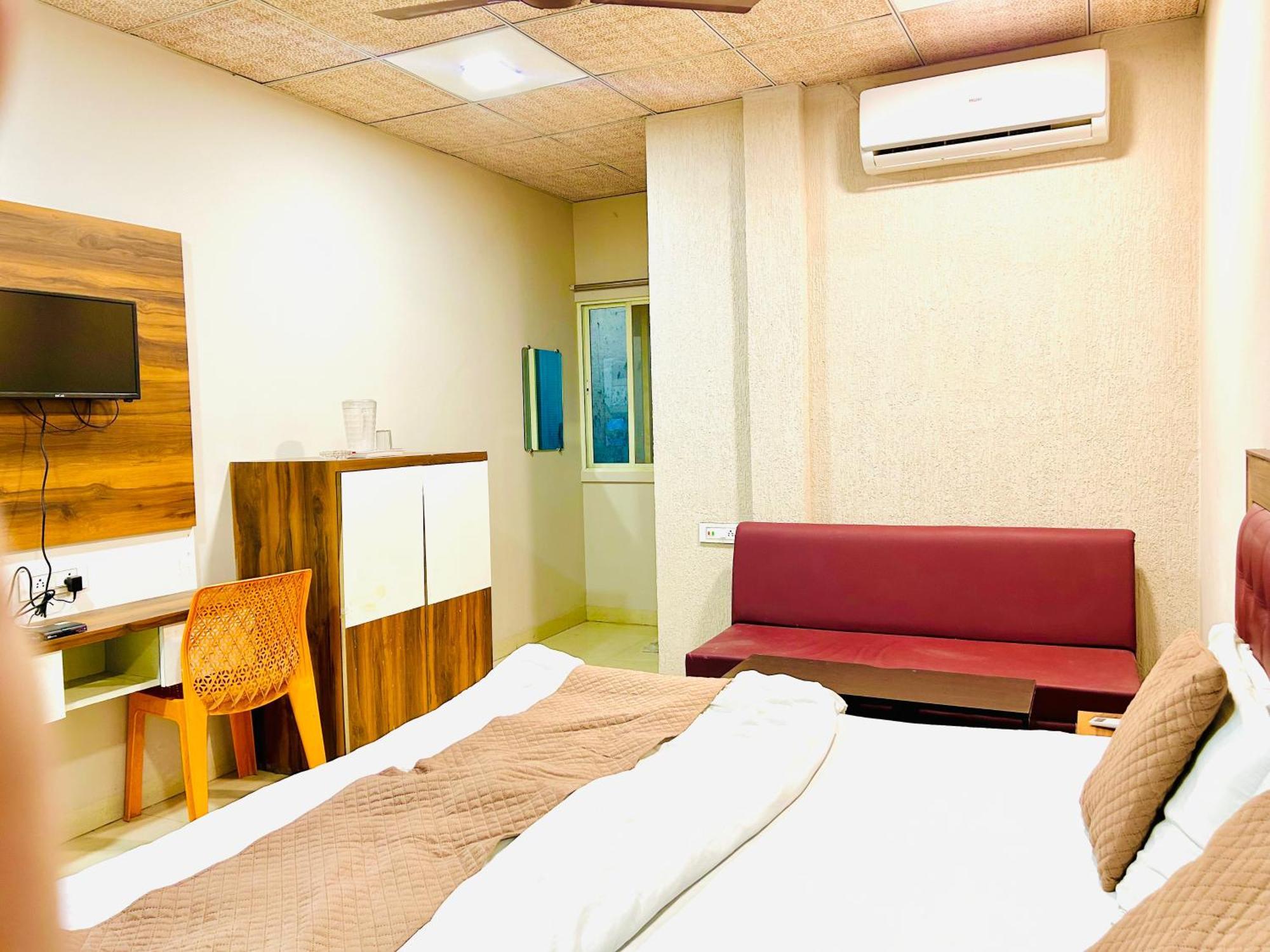印多尔 Jagtara Residency酒店 外观 照片